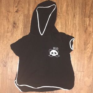 Short sleeve black panda shirt with hood.